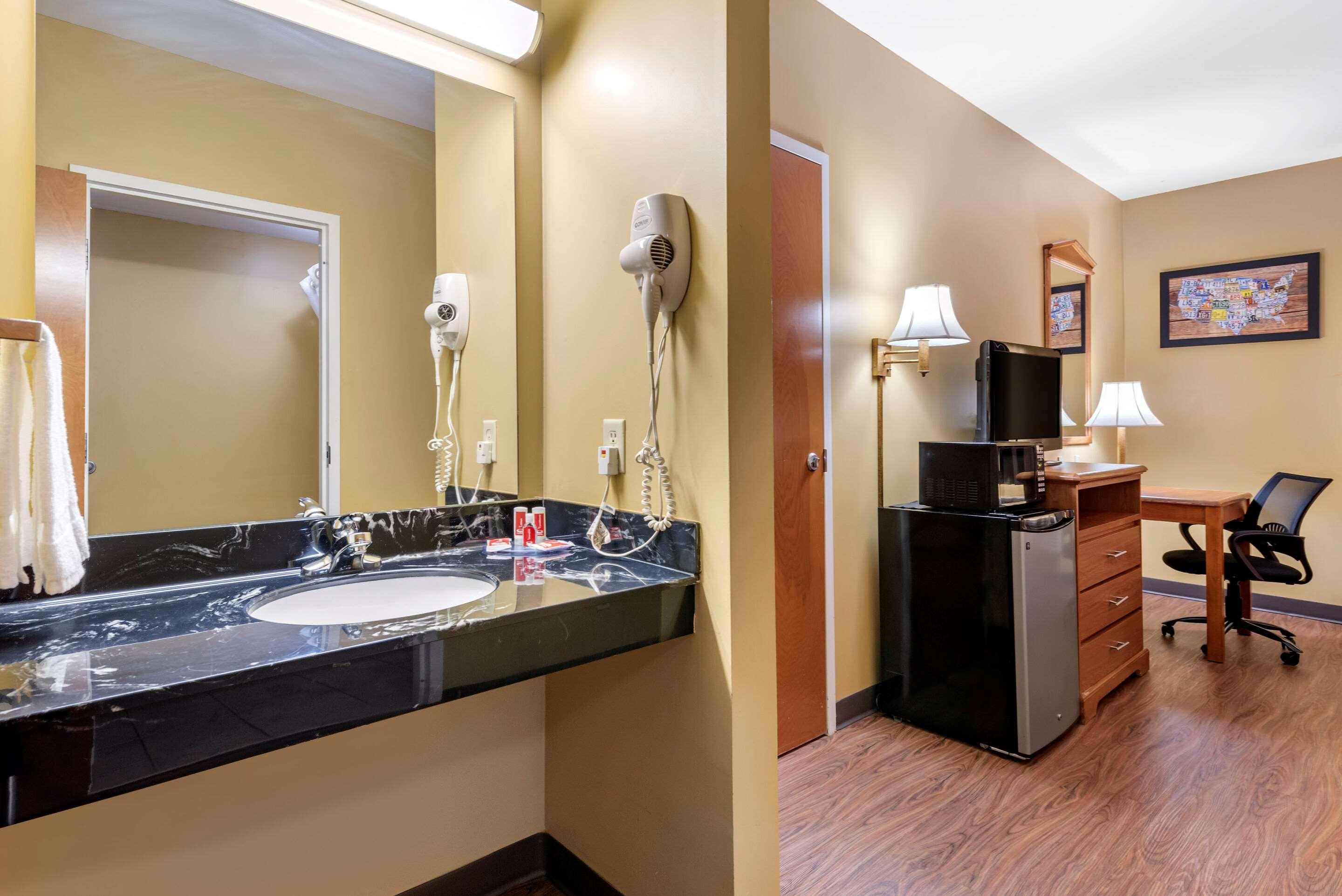 Econo Lodge Airport Louisville Esterno foto