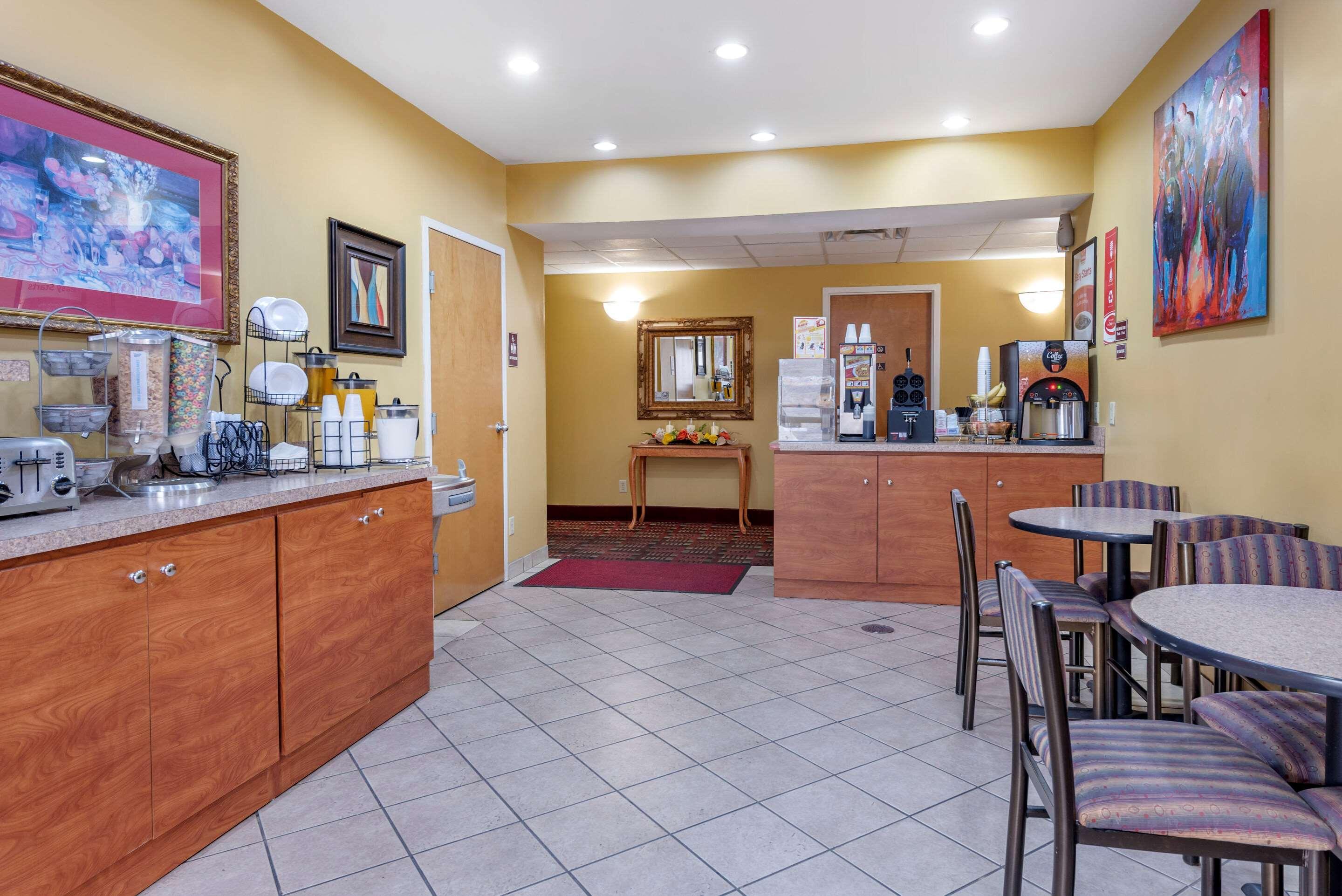 Econo Lodge Airport Louisville Esterno foto